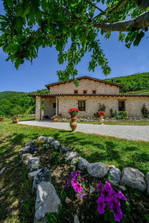 Agriturismo La Valle Dei Bronzetti Cascia Exterior foto